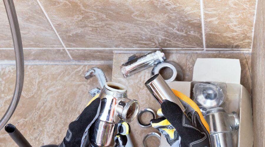 Professional gutter cleaning in Los Indios, TX